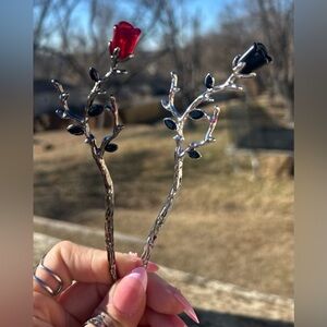Set of 2 Elegant Rose Hair Pins Red & Black NEW!​​